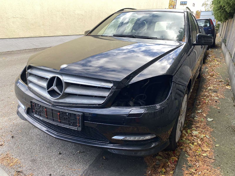 Auto kuća Laki