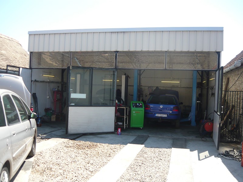 Auto moto servis i servis brodskih i vandbroskih motora