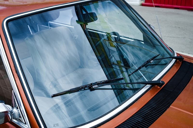 Auto stakla Brus