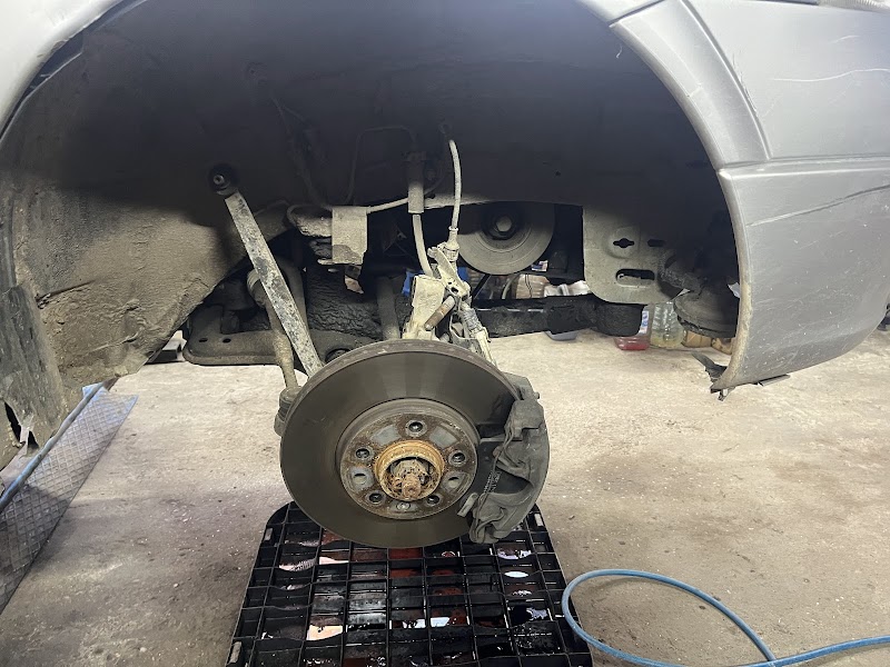 AUTOEKSPERT Auto servis Autoservis