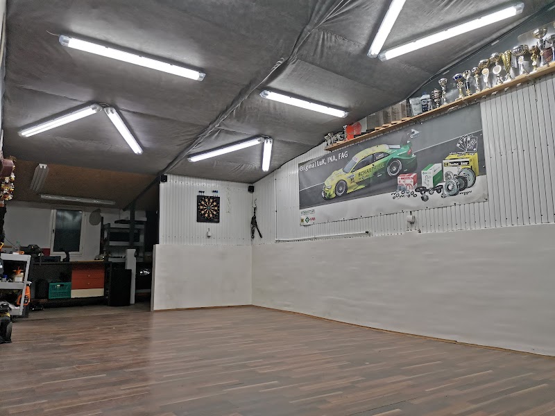 Car detailing studio Street Performance poliranje auta i motora