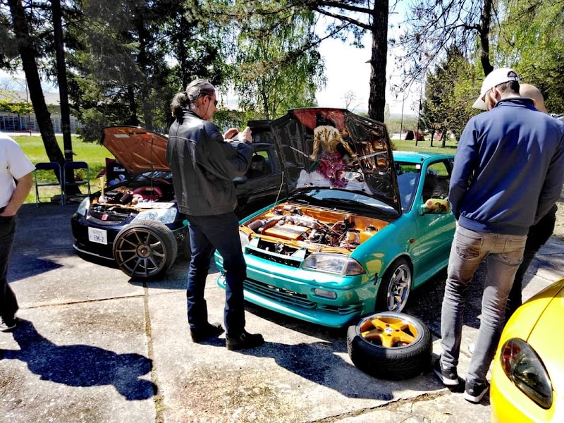 Fast Crew Gentlemans auto klub