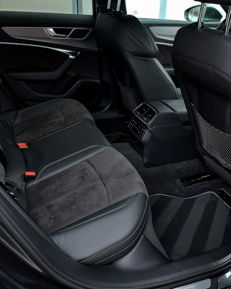 Lazarević Detailing (Detailing/Dubinsko pranje/Poliranje/Keramička Zaštita/Poliranje farova/ Novi Sad)