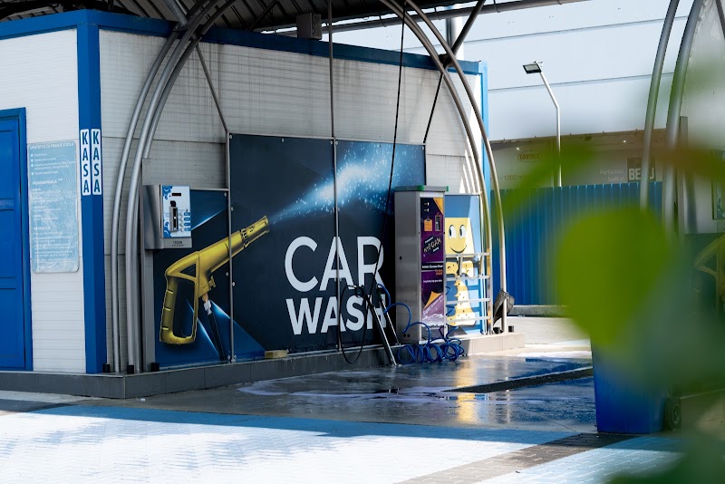 Leonardo Car Wash
