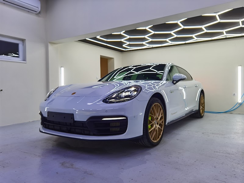 Magic Touch auto detailing, dubinsko pranje, keramička zaštita i poliranje automobila Novi Sad