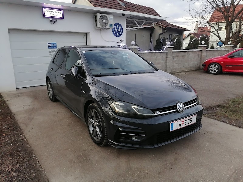Tinted by Gavric